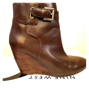 Nine West Zapper Wedge leather Ankle Boots 8M